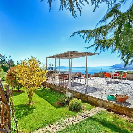 Fuer 3 Personen Ca 40 Qm In Rabac, Istrien Bucht Von Apartment